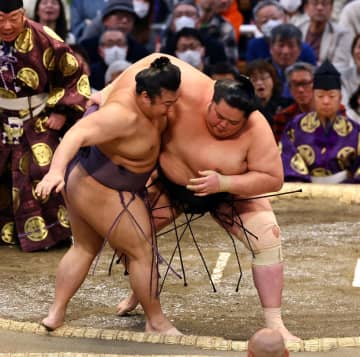 カド番の琴桜が連勝で勝ち星先攻　1敗に大の里、高安、美ノ海