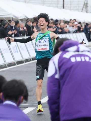 青学大は7位完敗　原監督は独走Vトヨタにボヤきも…「これは視聴率下がるぞ、と」　大学争いでも4番手　大会は評価「箱根駅伝を思い出す人垣」