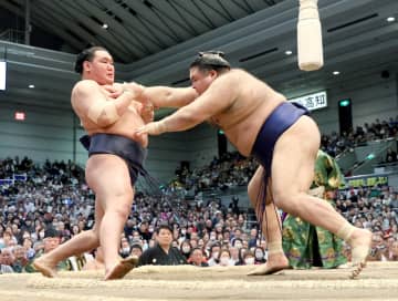 高安　2年半ぶり金星　豊昇龍に快勝し1敗死守「やり残したことがある」35歳の元大関が悲願初Vへ気合