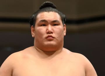 豊昇龍が休場、新横綱では双羽黒以来39年ぶり　右肘関節内遊離体、頸椎捻挫　立浪親方「肘が伸ばせない」5勝4敗と不振　場所前は「何が起きても…」も