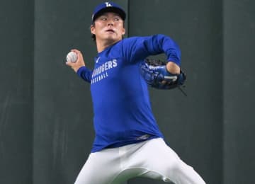 山本由伸　全身ブラックコーデで球場入り　アクセサリーがオシャレに際立つ　先発で今永と投げ合い「特別な試合」球団が公開