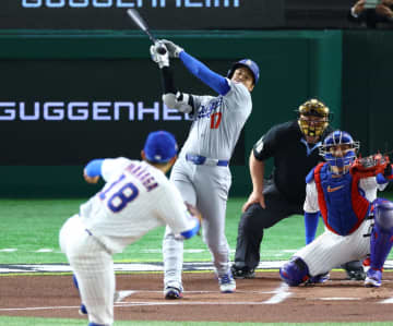 大谷翔平　第1打席で二ゴロ　今永昇太との真剣勝負にスタンドが大きな拍手