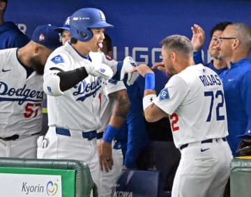 ドジャースが3発で日本開幕S連勝！大谷翔平が凱旋1号「一本出てホッとした」エドマン＆キケも特大弾「メジャーリーグらしい素晴らしい野球」