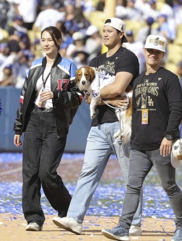 大谷翔平　愛犬・デコピンの成長記録作成でファン「ありがてえ」「アツい」「デコピンが見たいがために」フォロワー数も大台に接近