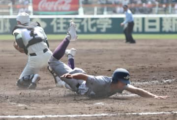 花巻東が7年ぶりのセンバツ8強一番乗り　佐々木監督「私の采配ミス」と継投遅れ反省も「選手に助けられて。カバーしてくれました」とナインに感謝