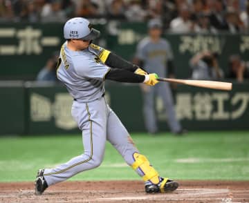 阪神・森下翔太が自己最長タイ4試合連続本塁打　三塁ベンチと左翼席は大盛り上がり　巨人・山崎に今季初の自責点つける