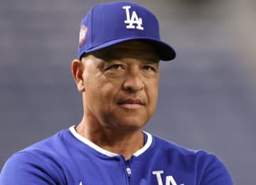 ドジャース　ロバーツ監督の采配がズバリ　1死無走者から代打の代打起用→打者一巡＆一挙6得点のビッグイニングに