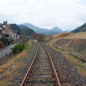 JR三江線跡地を国に寄付　江の川沿いの堤防かさ上げで島根県川本町が方針「堤防完成への第一歩だ」