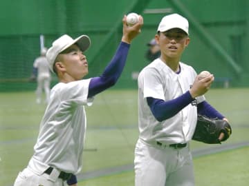 大谷翔平選手の母校・花巻東との初戦に向けて調整　センバツ高校野球出場の米子松蔭　練習前には人間学を学ぶ月刊誌開き勉強会