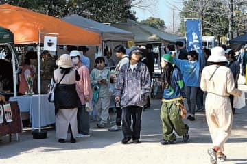 食や体験、107ブース集合　よなご・マルシェにぎわう　23日も　鳥取県米子市