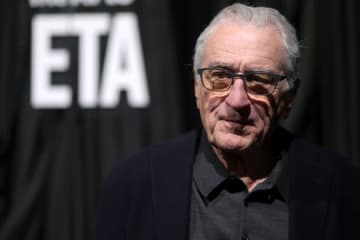 ロバート・デ・ニーロ、トランスジェンダーの娘を「愛し支えている」変わらない愛を伝える