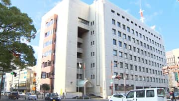 幼児の腹を殴った上に髪の毛を引っ張る　被害者は今も入院中　25歳男を再逮捕