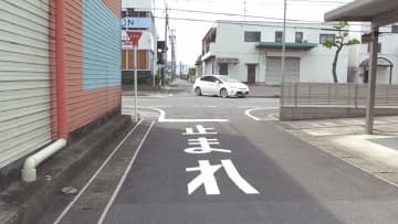 事故後は声をかけて走り去る…自転車の12歳女子中学生を原付バイクではねてケガさせ逃走か 57歳女逮捕 容疑否認