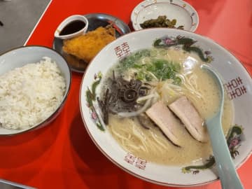 白豚骨ラーメン＆アジフライ定食1120円