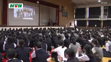 「“伝えたい”という熱い思いも大切」　長崎東中学高校で国内外でのフィールドワーク報告会
