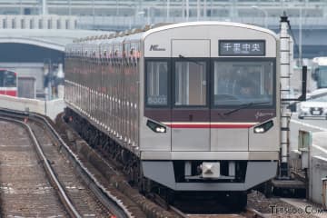 大阪万博開催時の車両をラッピングで復刻　北大阪急行「万博ラッピング列車」3月24日に運転開始