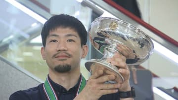 キングスが凱旋！ファンが空港で出迎え バスケ天皇杯初優勝