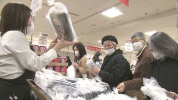 “デパート品質”　食品から生活雑貨も大幅値引き　札幌のデパートでセール始まる