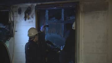 「建物から大量の煙が出ている」市営住宅の建物が焼ける火事　焼け跡から住人とみられる男性の遺体　千歳市