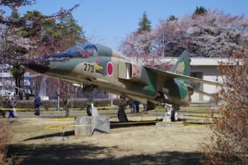 T-4ブルーが仲間入り！ 「さくら祭」で見られる空自・熊谷基地の保存機まとめ