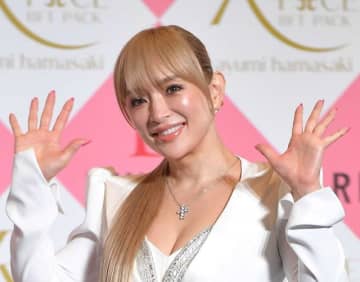 浜崎あゆみ“張り切った”スーツで参観日に出席し「完全に間違えた」　周囲は「上品カジュアル」と反省