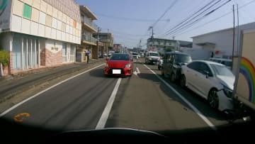 宮崎市で車3台が絡む事故　追突した車を運転の女(24)を酒気帯び運転の疑いで現行犯逮捕