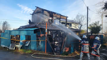 埼玉・羽生市で火災　焼け跡から性別不明の1人の遺体見つかる　住人の50代女性か