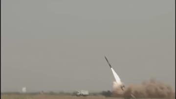 緊張高まるカシミール　パキスタン軍“ミサイル発射実験”インド軍も軍事訓練