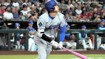 大谷翔平 “母の日”仕様 ピンクバットで今季最長更新の9試合連続安打、今季13度目のマルチ SNSでは愛娘の手を握る写真公開