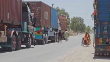 パキスタン南西部で軍運営する学校のスクールバスに車が突っ込む　子ども含む5人死亡　自爆テロか