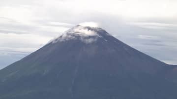 富士山は『お金を払って登る山』に...静岡県議会が“入山料”4,000円徴収の条例案可決 関係者「弾丸登山抑制で渋滞なしで登れるのはいいこと」【詳報】