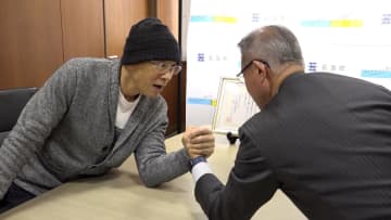 「人生最強の自分に」“すご腕”70歳男性 年下選手なぎ倒し腕相撲全国大会で準優勝 目指すは“中高年の希望”【静岡】