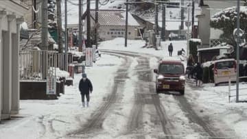 3月後半なのに…朝から雪かき、「暴風雪警報」出た地域も　一転、季節は一気に春へ…最高気温20度超予想も