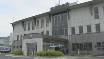 教室で補習中…女子生徒のスカートにスマホ 更衣室での盗撮疑いも発覚 24歳講師の男を逮捕 岐阜・中津川市の公立高校