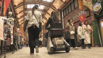 「楽だね びっくりした」 運転免許なしで歩道をスイスイ　名古屋の大須商店街で次世代モビリティ試乗会　時速6キロ 人が歩く程度の速さ