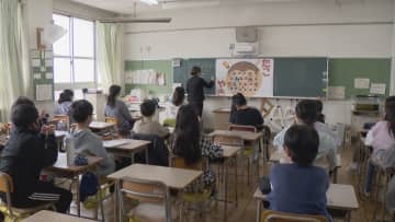 明日から春休み 愛知県内の公立小中学校で修了式 児童は通知表を受け取り…1年間の思い出とともに新学期へ