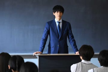 『御上先生』主演の松坂桃李、緊迫の教壇シーンは「緊張感が口から胃の中に急激に入ってくる」