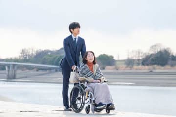 自身も1児の父親、松坂桃李が『御上先生』で学んだこと「子どもに対する接し方も変わりました」