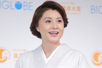 藤原紀香、夫・片岡愛之助との結婚記念日を祝福され笑顔　夫婦の会話明かす「生きていることは幸せやな」