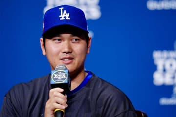 大谷翔平、英語質問に通訳介さず日本語で回答　開幕から投手復帰はならずも「僕自身納得している」