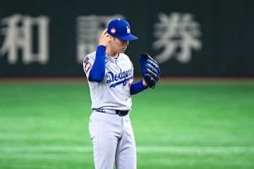 山本由伸にハプニング　開幕戦の第1球を投げずに「ボール」宣告、ピッチコム機器不具合が原因か