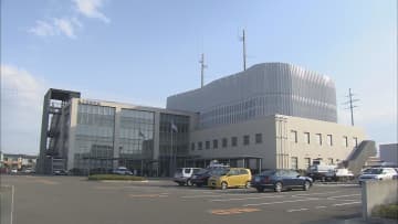 上越市の国道18号で軽トラックと大型トラックが衝突 軽トラックの女性が死亡 スリップが原因か【新潟】