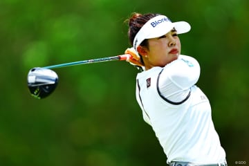 山下美夢有が首位タイで決勝ラウンドへ 高木優奈は2打差8位