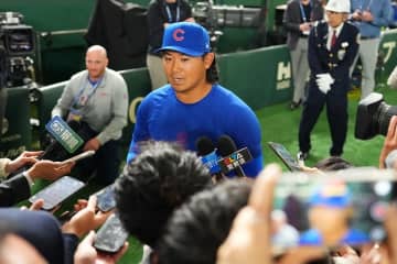 今永昇太が“日本人初のメジャーリーガー”と２S→カブスが「日本球界のレジェンド」と敬意。背後には日本人唯一のWS胴上げ投手がポツン