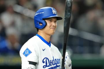 大谷翔平が無邪気なスマイル炸裂「好きな笑顔きたw」ド軍専属カメラマンが公開したベンチ裏の“貴重ショット”にファン歓喜「裏側見れるのいいね」