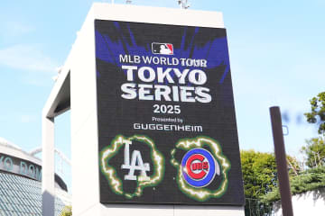 「始球式やってほしかった…」MLB公式に登場したド軍限定ジャケット姿の“超人気モデル”にネット騒然「美しい」「キレイでカワイイ！」