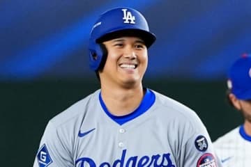 大谷翔平が「久々に緊張して...」と笑顔で日本での開幕戦を振り返る。「なんとか打たなければ、みたいな雰囲気はありましたけど、打てて良かった」