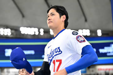 「こんなことは初めてなんだよ」MLB開幕戦を生観戦した“人気お笑い芸人”が衝撃告白「まさかのファウルボール取っちゃったんだ」「信じられないだろ！」