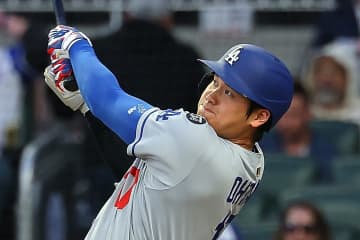 大谷翔平が５戦連続安打！ 先制点を演出する三塁打など４出塁２得点。ドジャースは12安打10得点で大勝