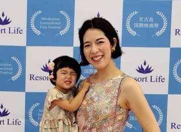 4歳の女児の母であり俳優。娘はかけがえのない存在「大変なときでも、いつも希望はある」シングルマザーの声【体験談】